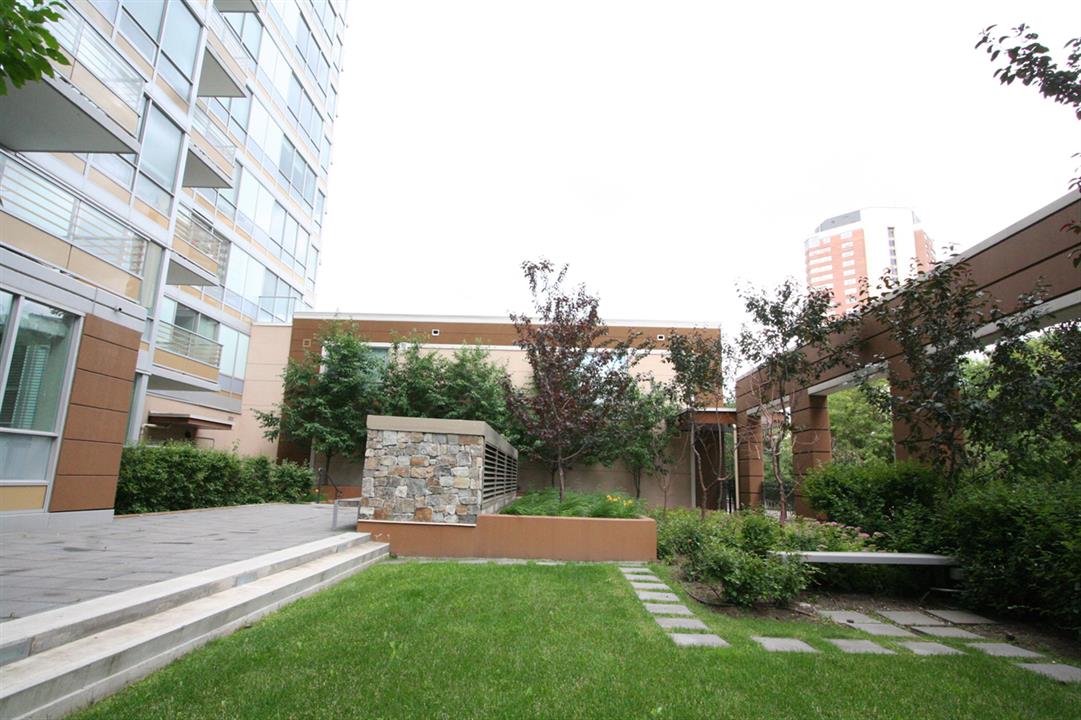 Courtyard2